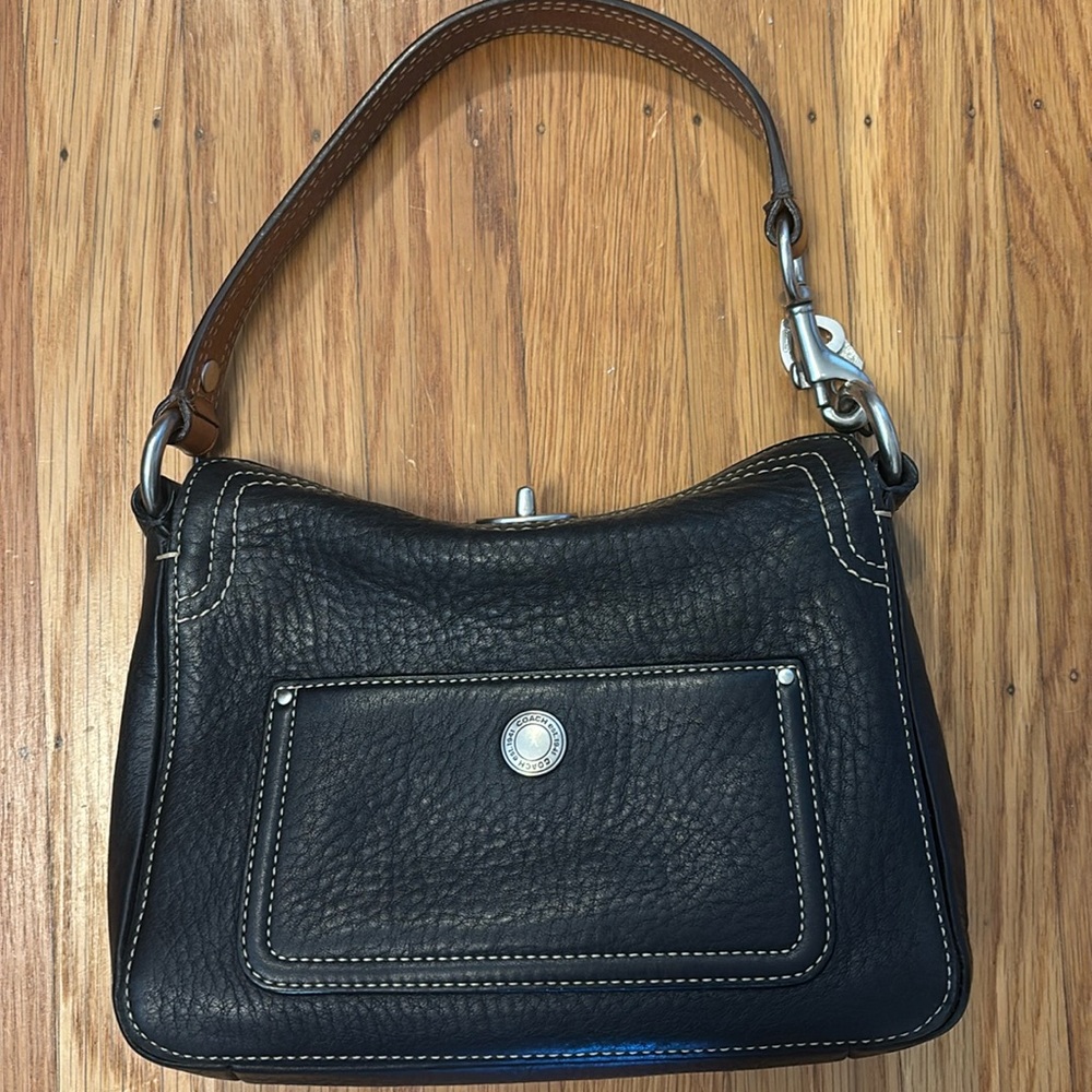 COACH Chelsea Pebbled Black Leather Turn Lock Small Bag Handbag D06S-10130